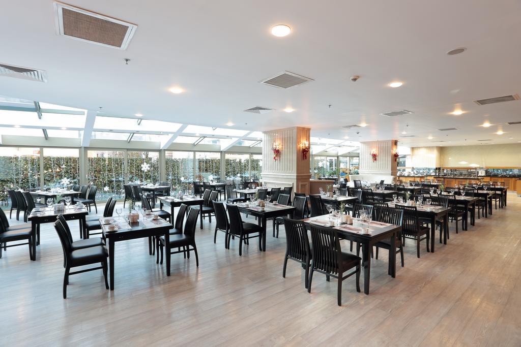Eser Premium Hotel & Spa Buyukcekmece Exterior photo The restaurant