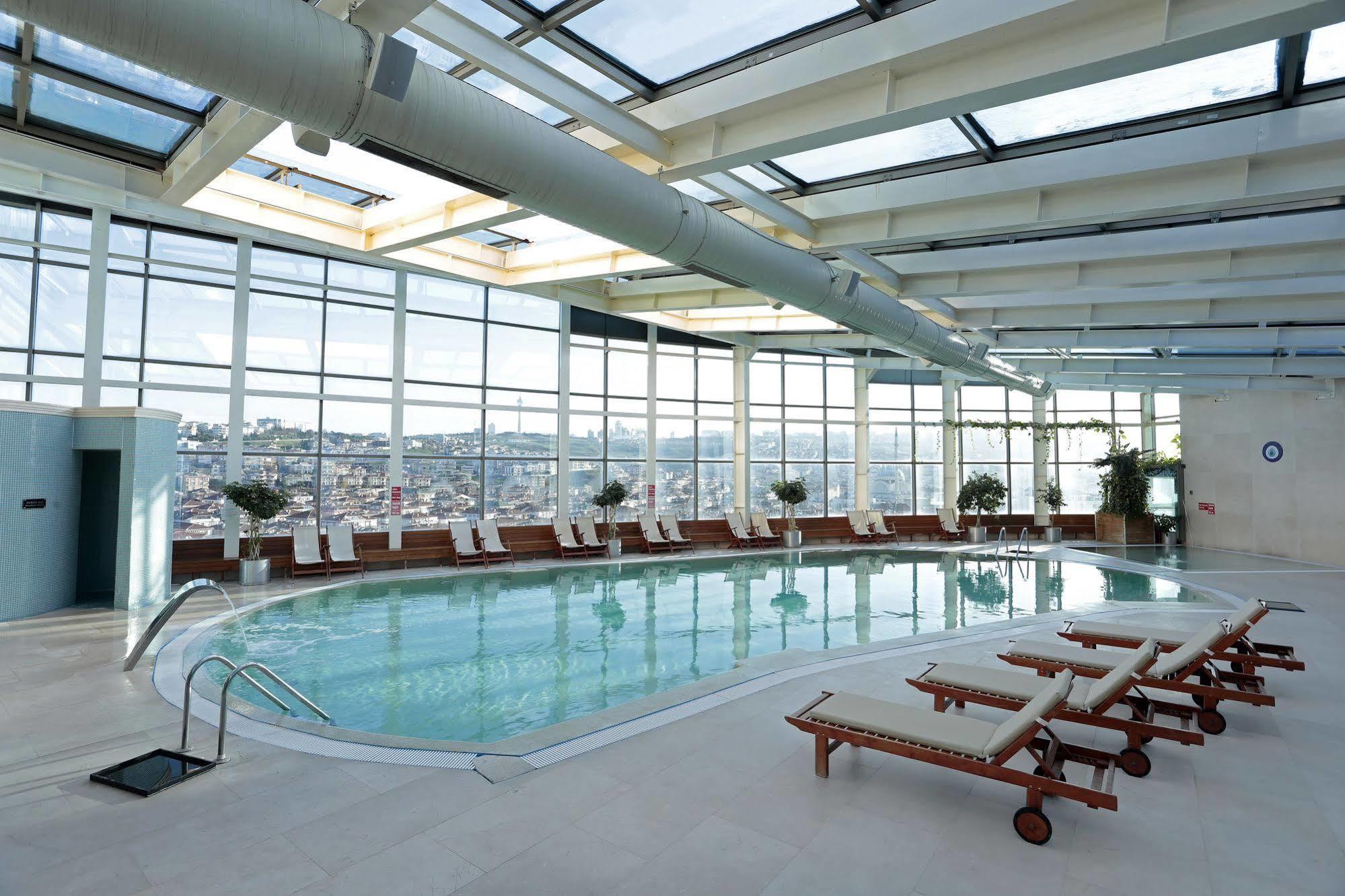 Eser Premium Hotel & Spa Buyukcekmece Exterior photo The pool at the Westin Palace, Brussels