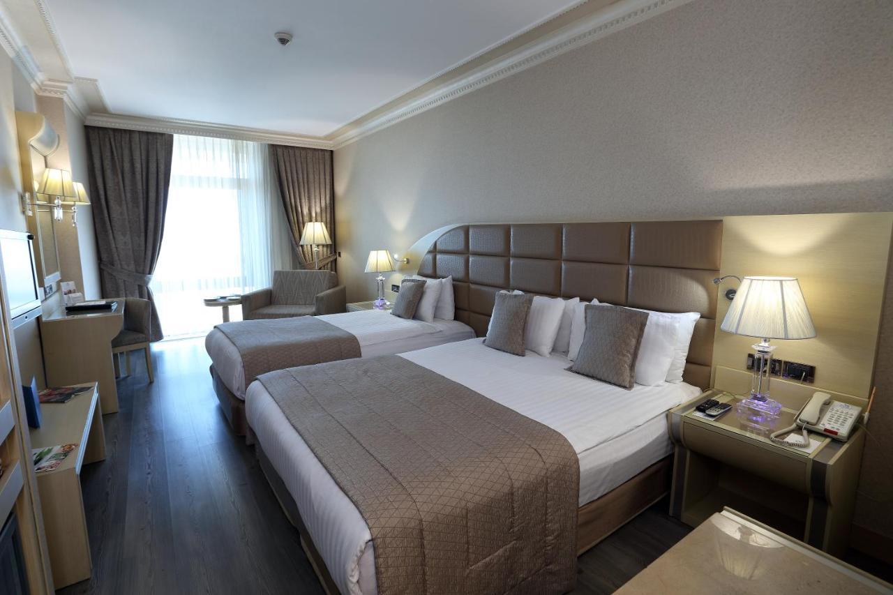 Eser Premium Hotel & Spa Buyukcekmece Exterior photo A room at the hotel